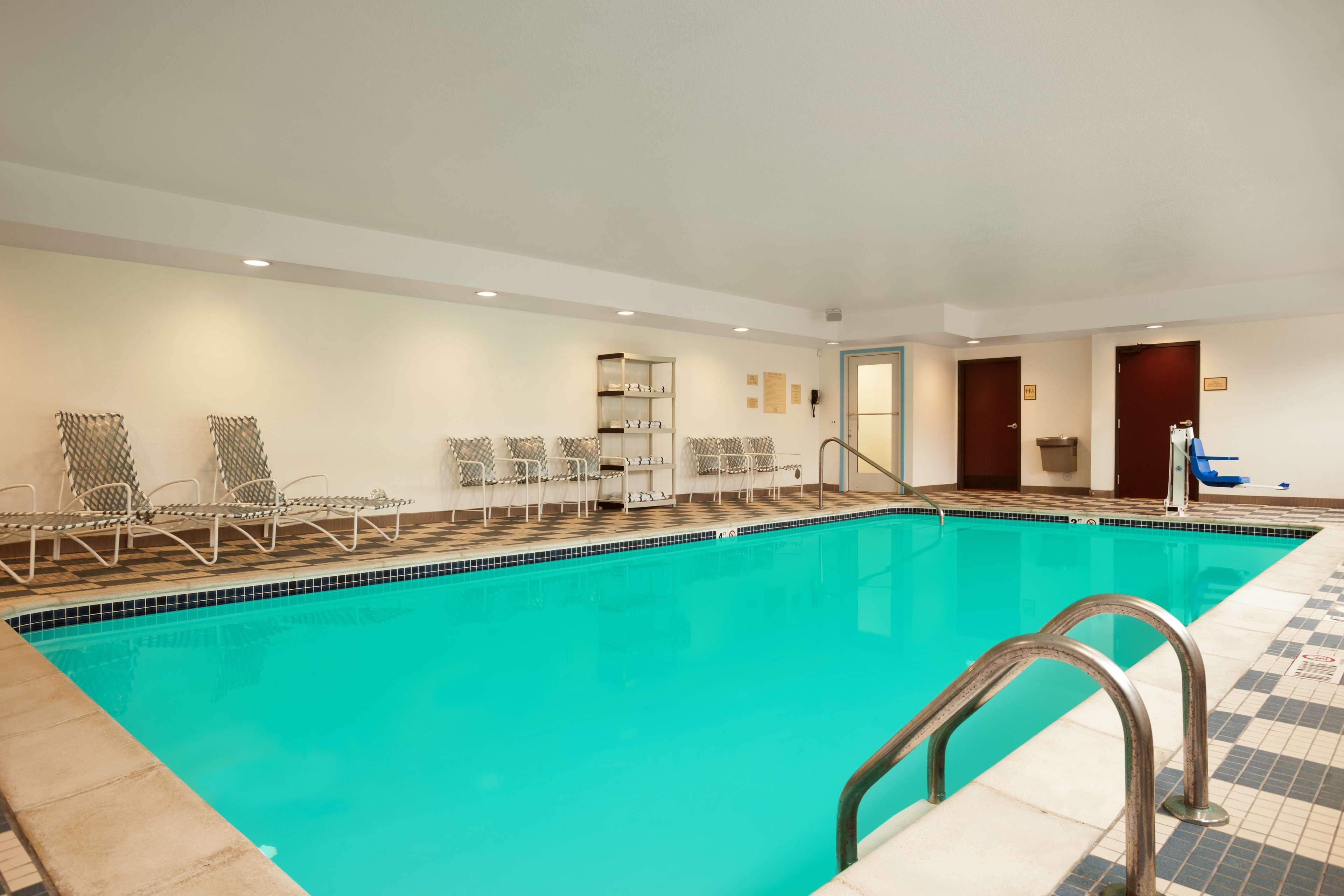 Country Inn & Suites By Radisson, Dearborn, Mi Bagian luar foto