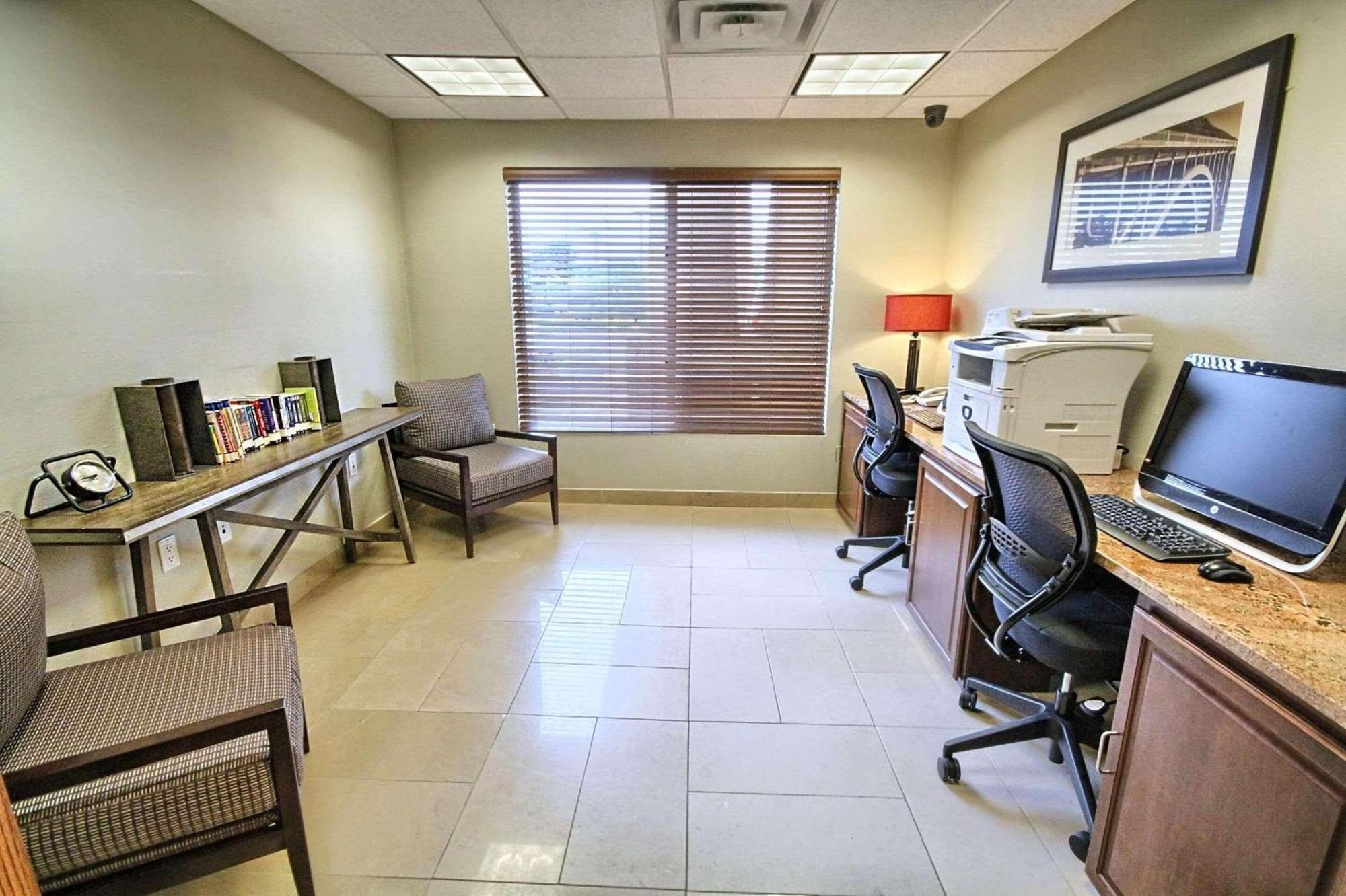Country Inn & Suites By Radisson, Dearborn, Mi Bagian luar foto