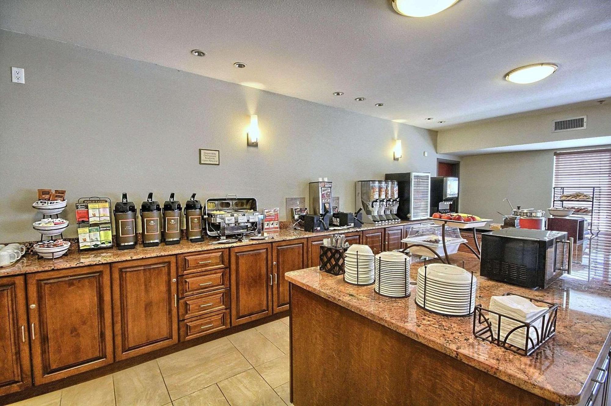Country Inn & Suites By Radisson, Dearborn, Mi Bagian luar foto