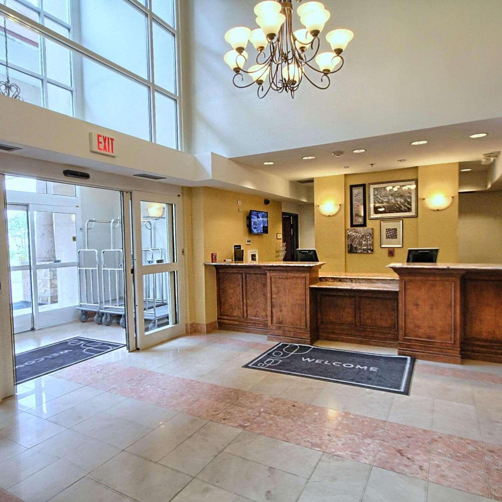 Country Inn & Suites By Radisson, Dearborn, Mi Bagian luar foto