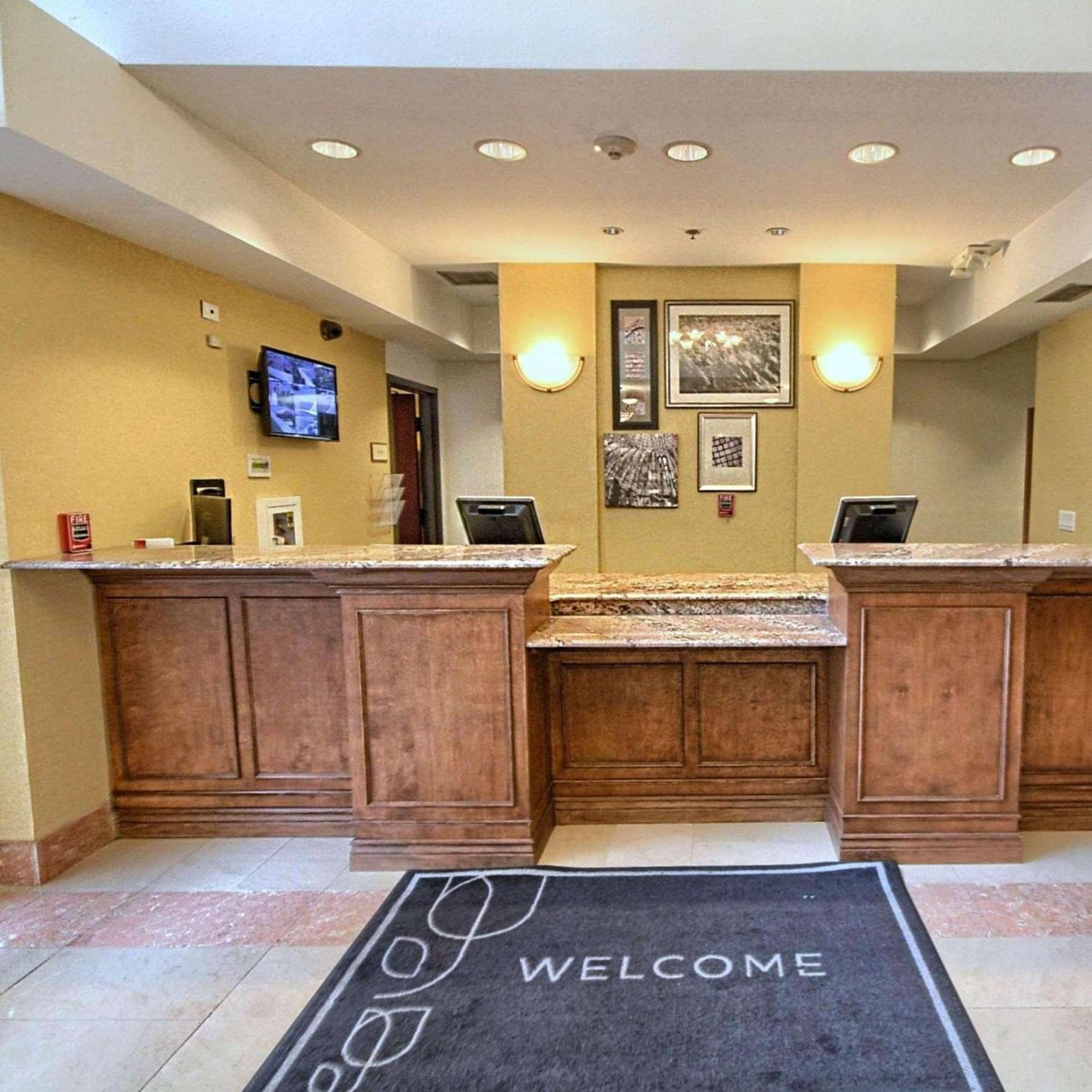 Country Inn & Suites By Radisson, Dearborn, Mi Bagian luar foto